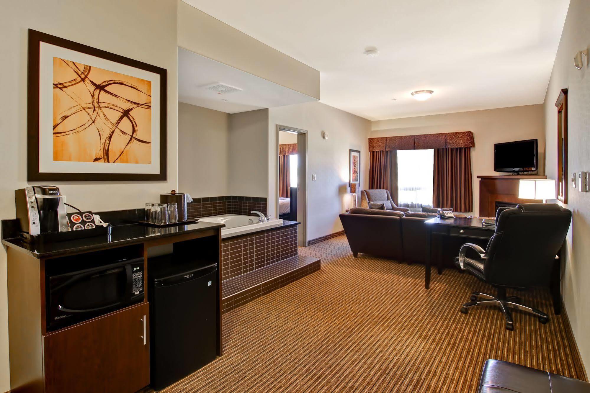Canalta Hotel Tisdale Экстерьер фото