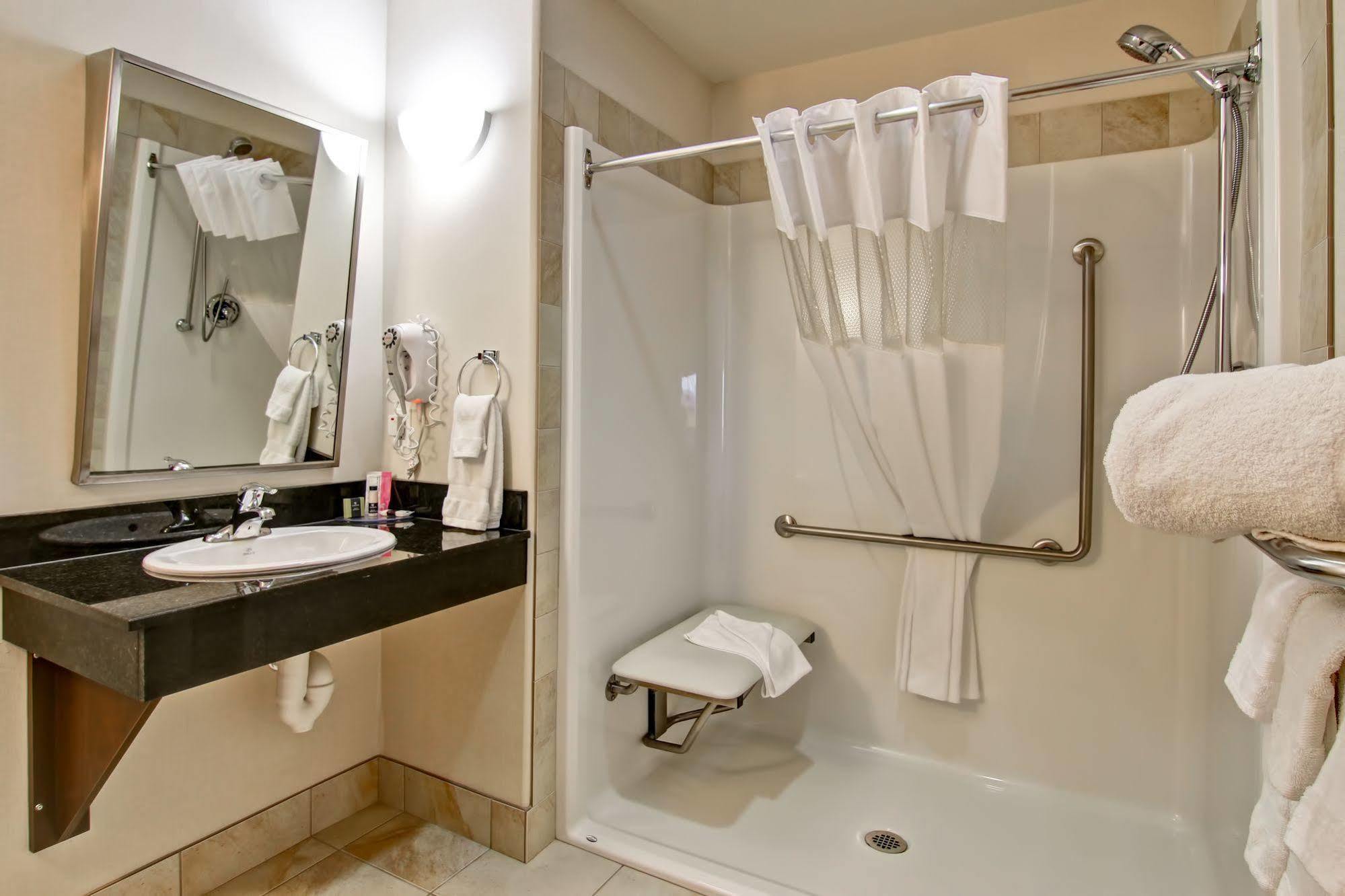 Canalta Hotel Tisdale Экстерьер фото
